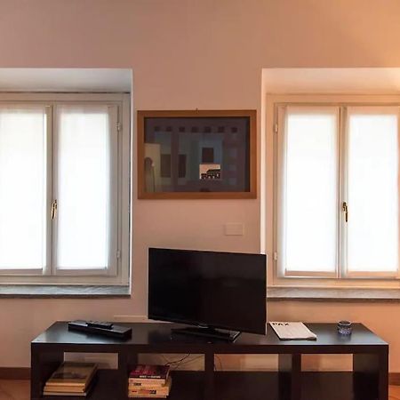 Hidden Retreat - Duomo Apartment Milan Bagian luar foto