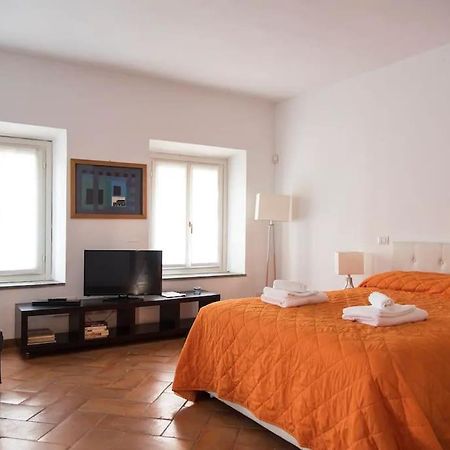 Hidden Retreat - Duomo Apartment Milan Bagian luar foto