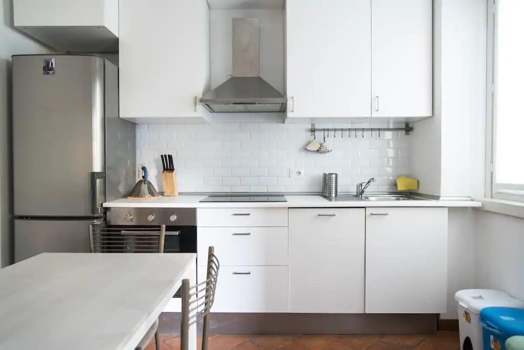 Hidden Retreat - Duomo Apartment Milan Bagian luar foto