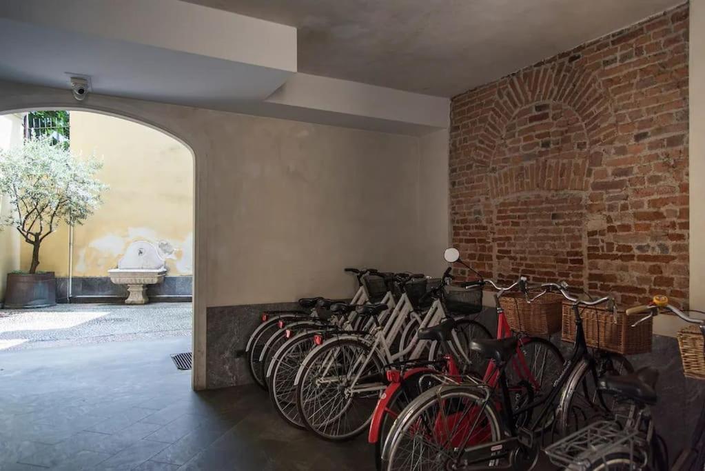 Hidden Retreat - Duomo Apartment Milan Bagian luar foto