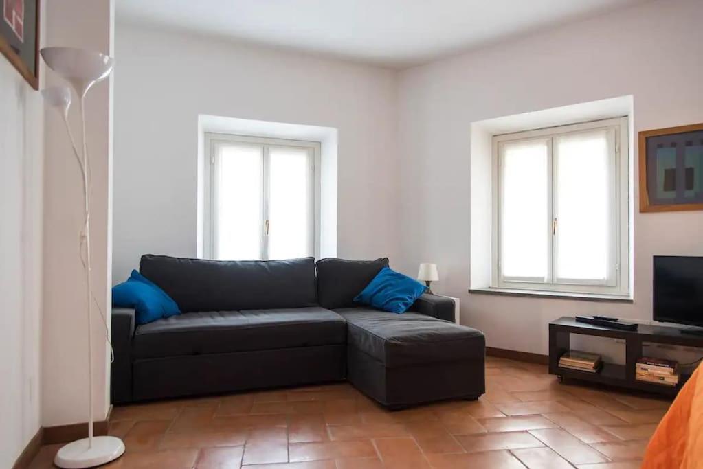 Hidden Retreat - Duomo Apartment Milan Bagian luar foto