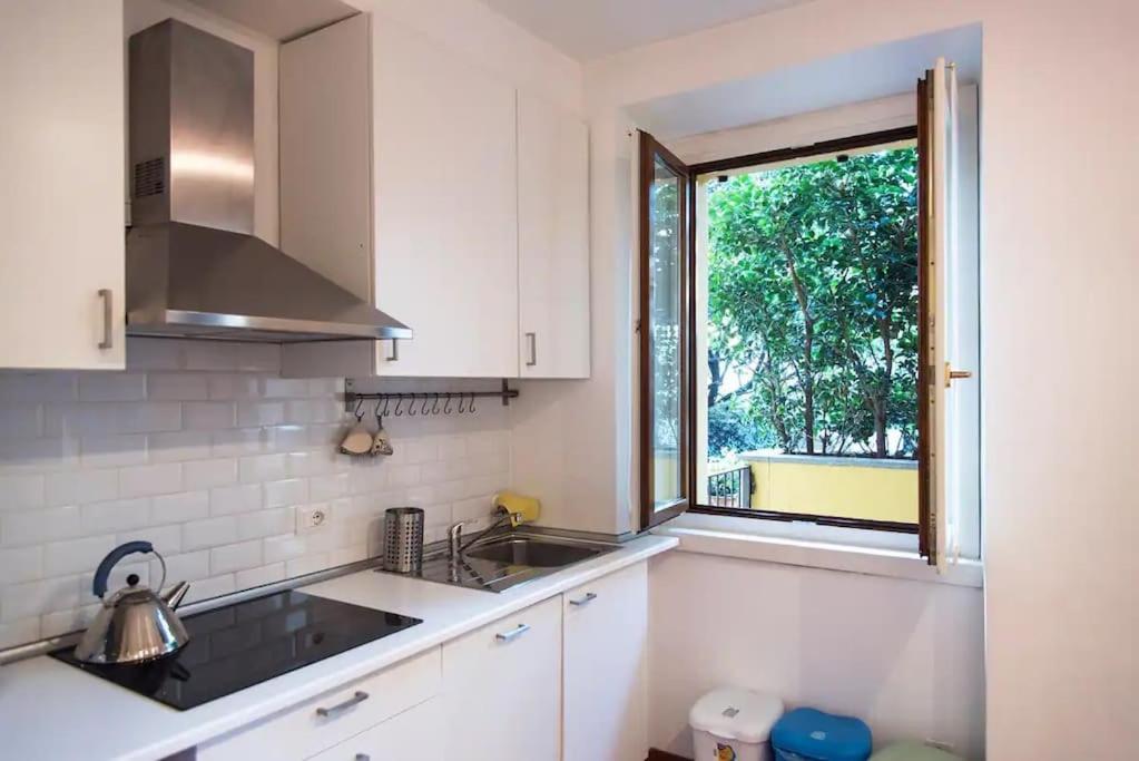 Hidden Retreat - Duomo Apartment Milan Bagian luar foto