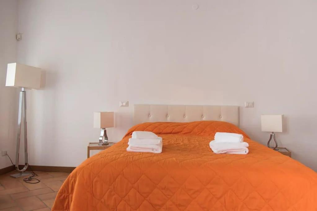 Hidden Retreat - Duomo Apartment Milan Bagian luar foto