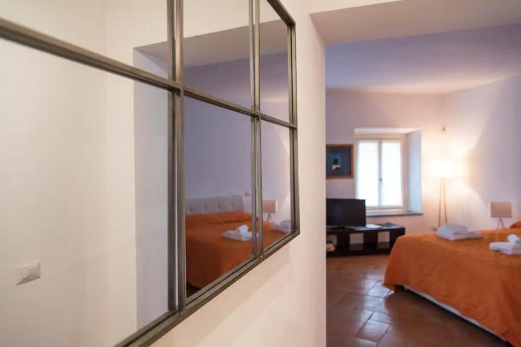 Hidden Retreat - Duomo Apartment Milan Bagian luar foto