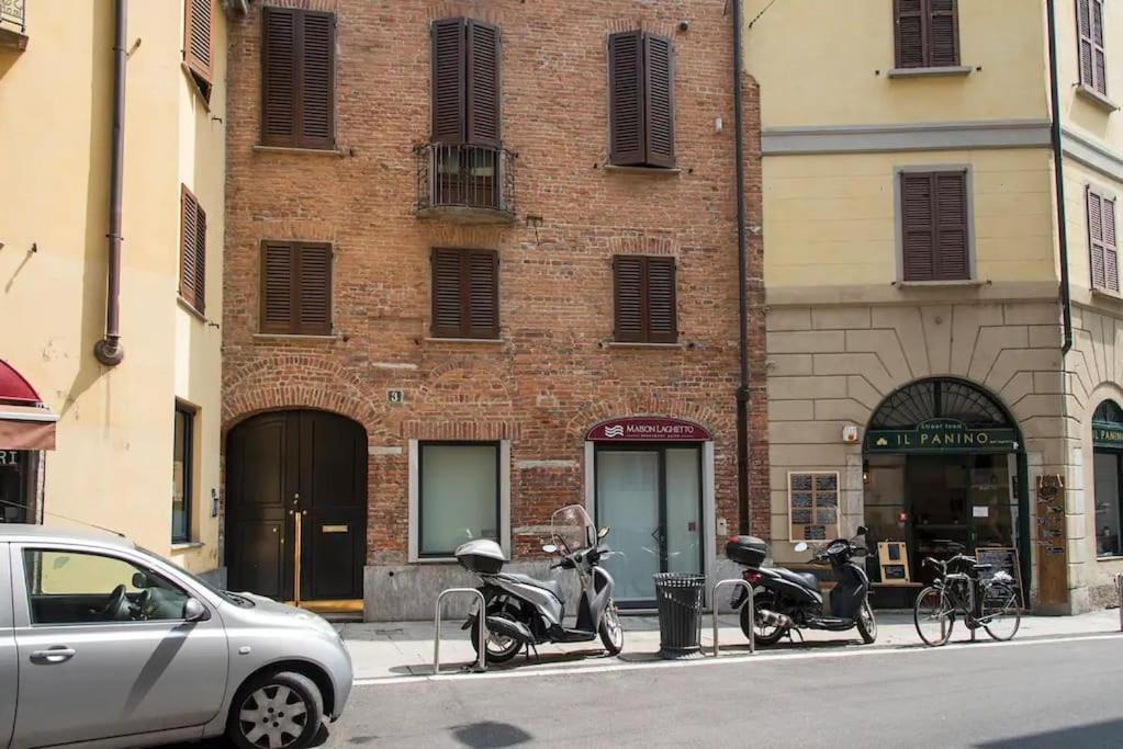 Hidden Retreat - Duomo Apartment Milan Bagian luar foto